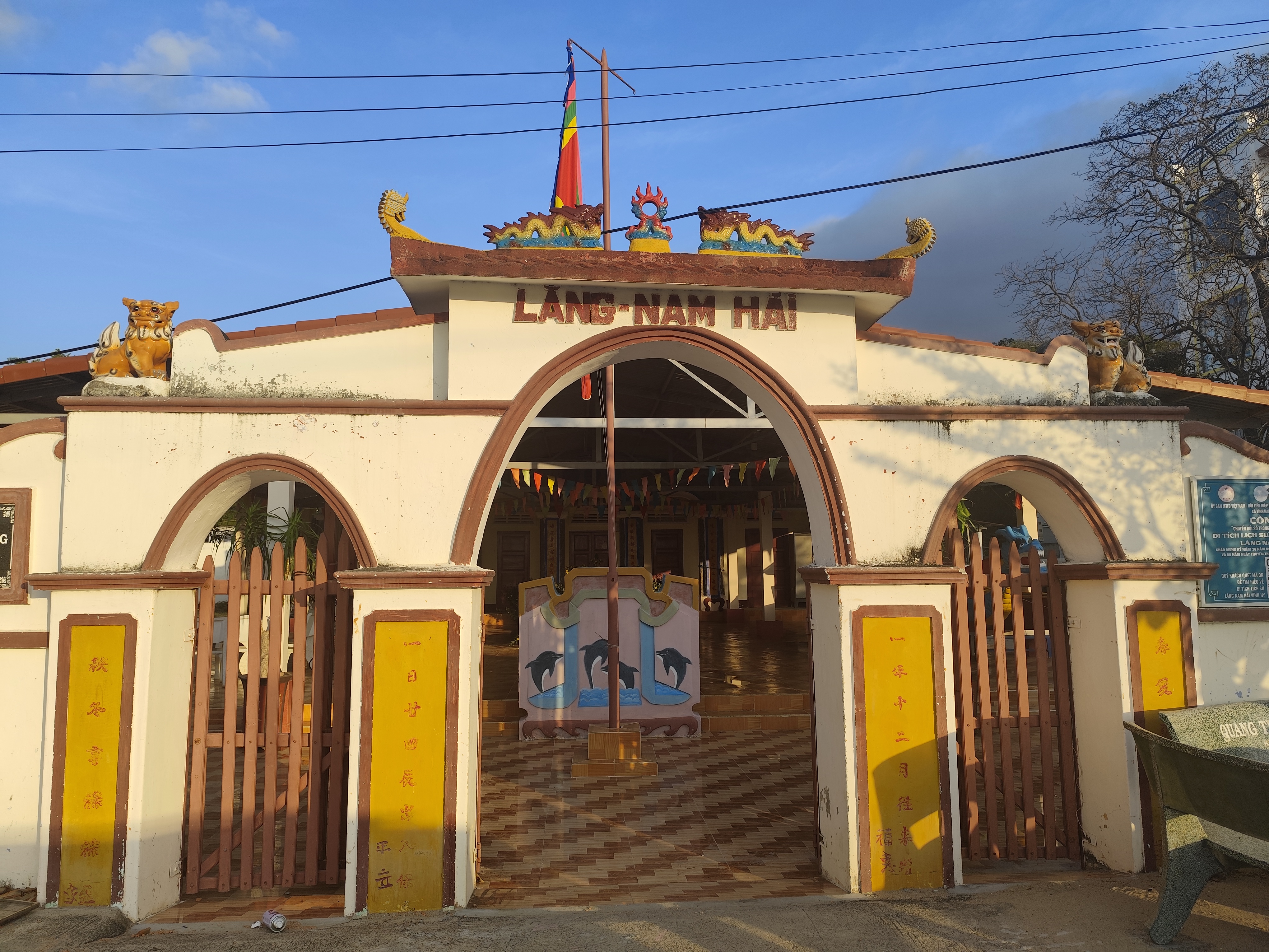 Cá Ông trong đời sống làng biển